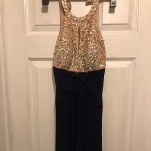 Women’s gown. Never worn.